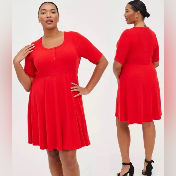 NWOT TORRID MINI RIB KNIT SKATER DRESS, Sz.0. FLATTERING SILHOUETTE, SKIMS BODY - Picture 1 of 11